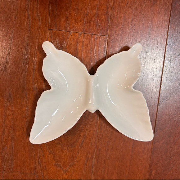 Vintage Takahashi Co White Porcelain Butterfly Shaped Trinket Dish 6x5” Japan. - Picture 6 of 7